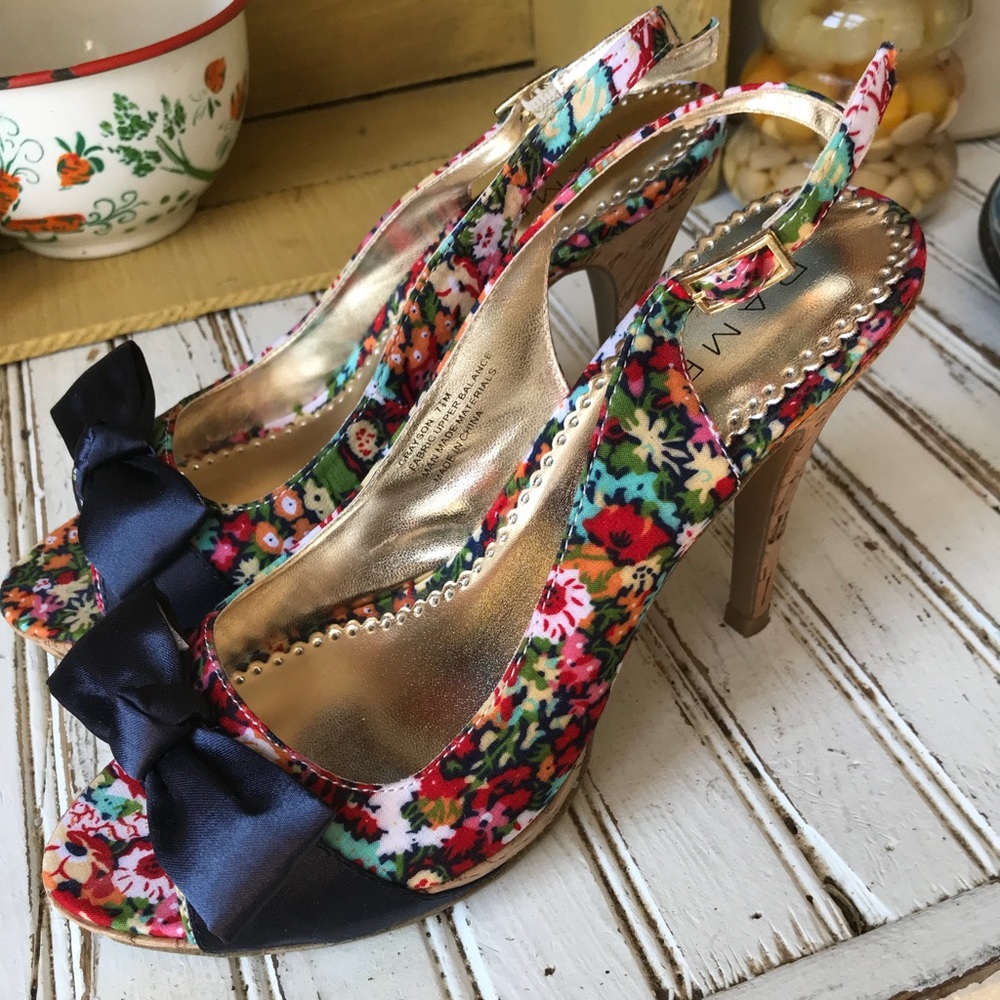 Rampage floral sandals 👠